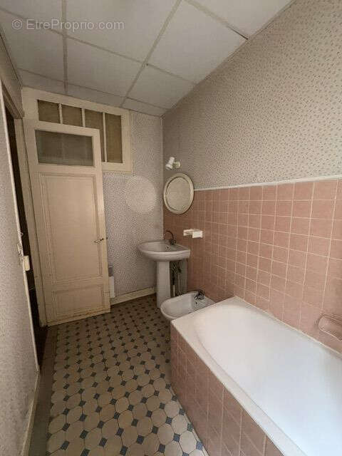 Appartement à PARIS-20E
