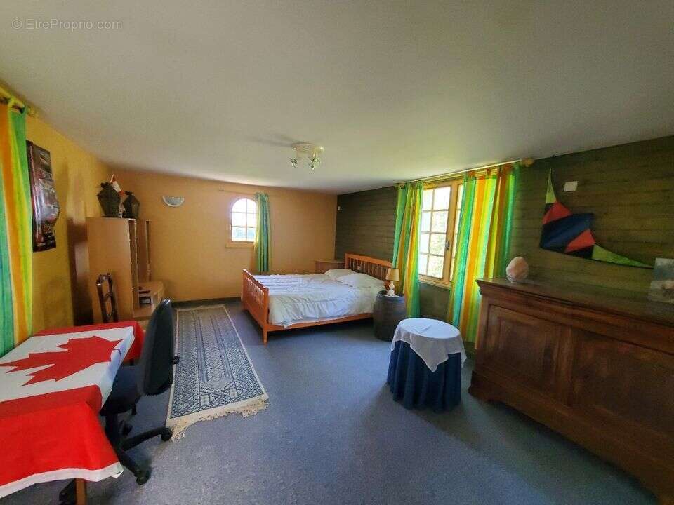 Maison à SAINT-QUENTIN-EN-MAUGES