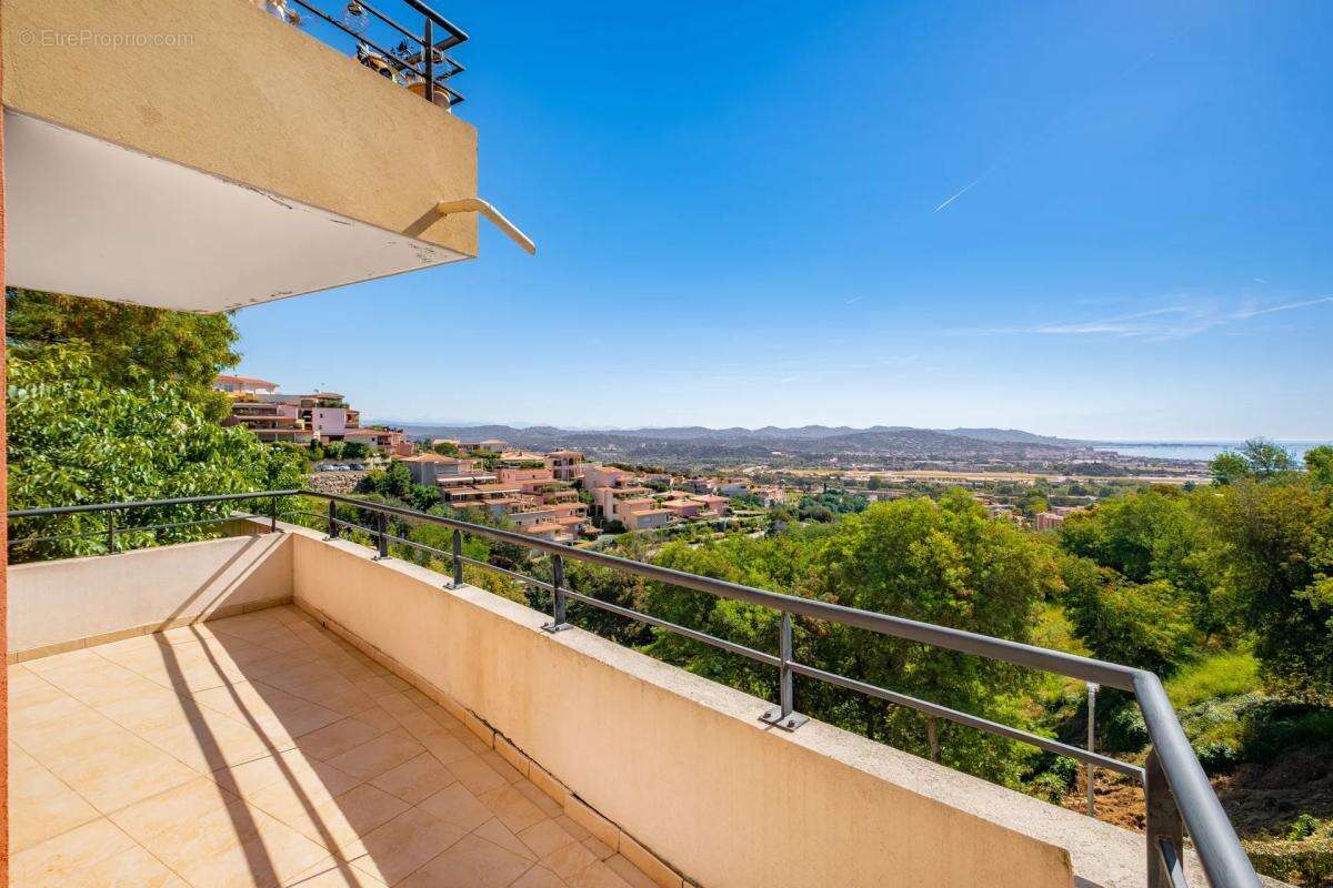 Appartement à MANDELIEU-LA-NAPOULE