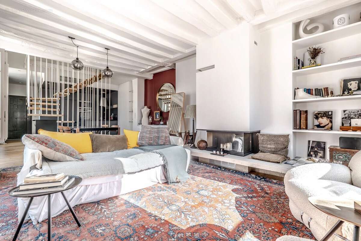 Appartement à PARIS-3E