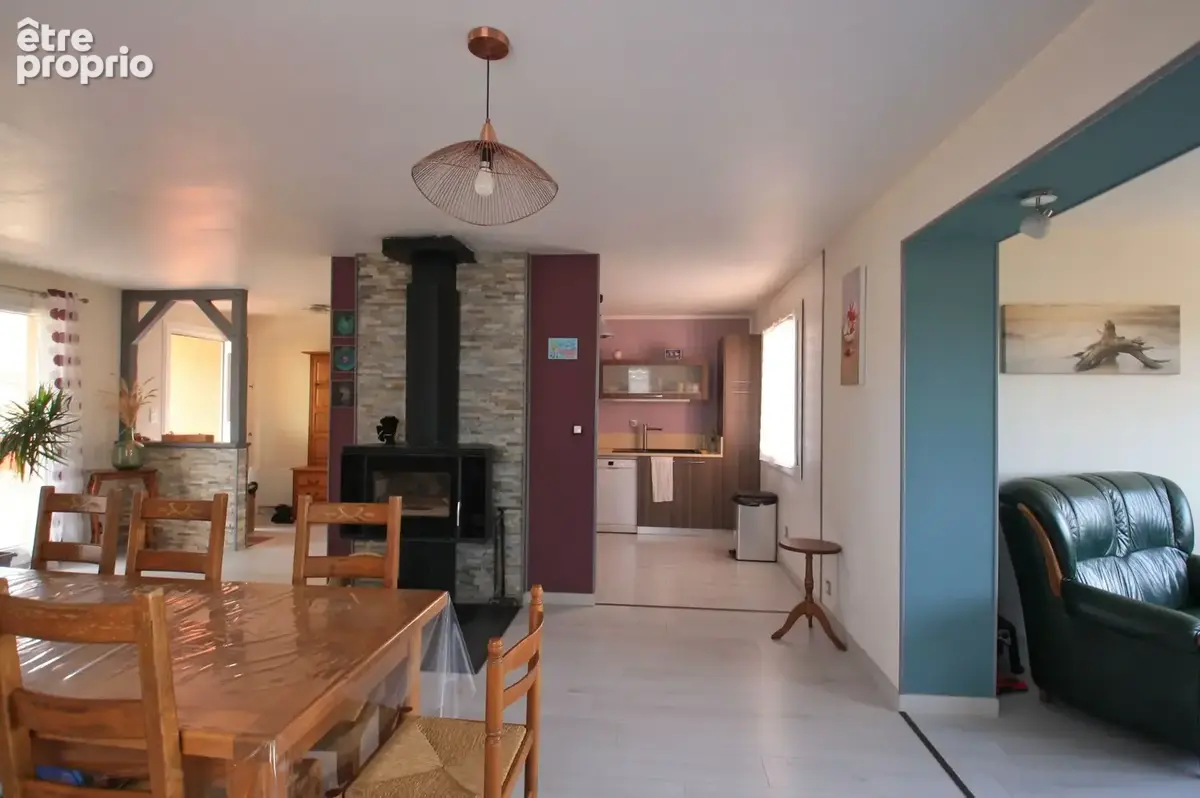 Maison 5 chambres, avec piscine et dépendances, sur un terrain de 4400 m² - photo 7