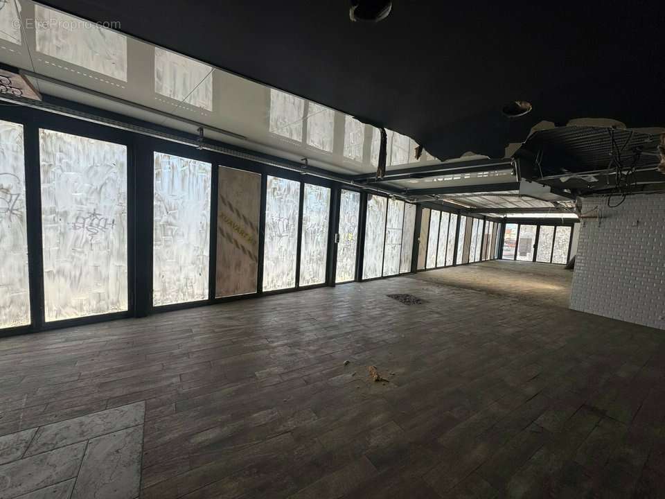 Autre à MARSEILLE-9E