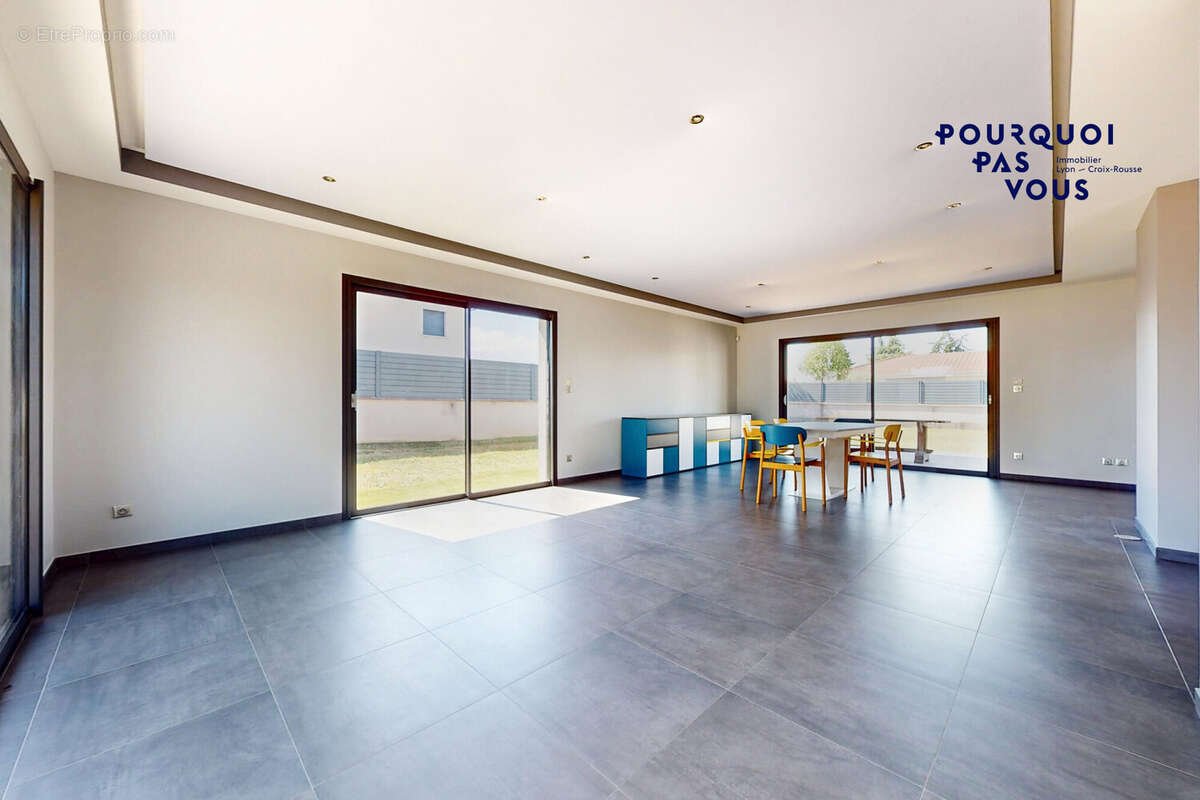 Maison 214 m² à Saint-Romain-De-Jalionas  - photo 6