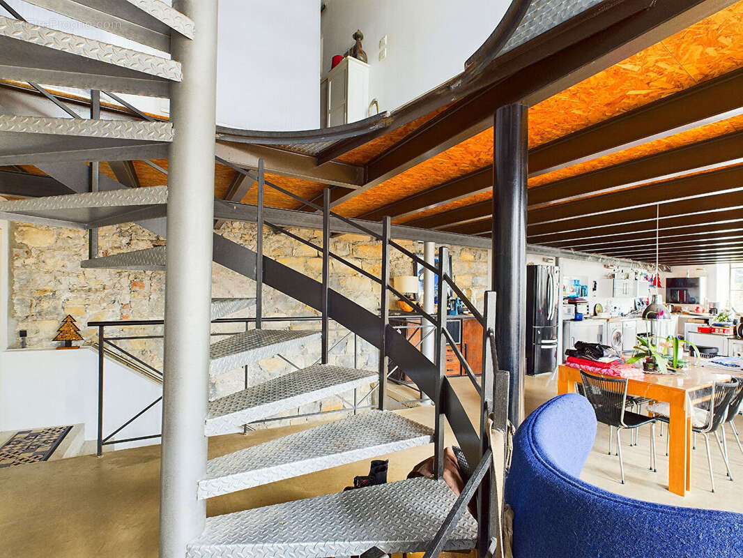 Maison à VILLENEUVE-DE-BERG