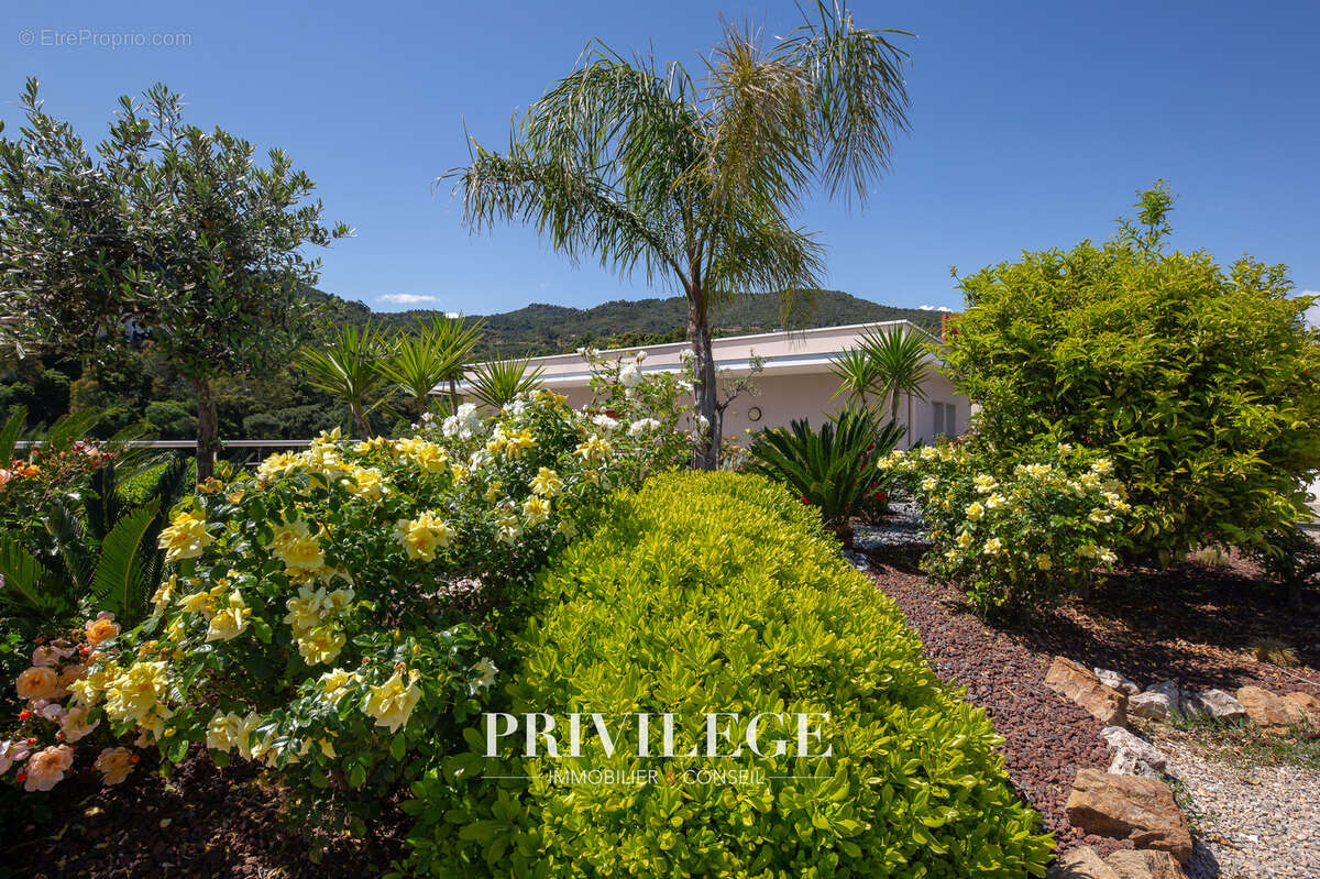 Appartement à MANDELIEU-LA-NAPOULE