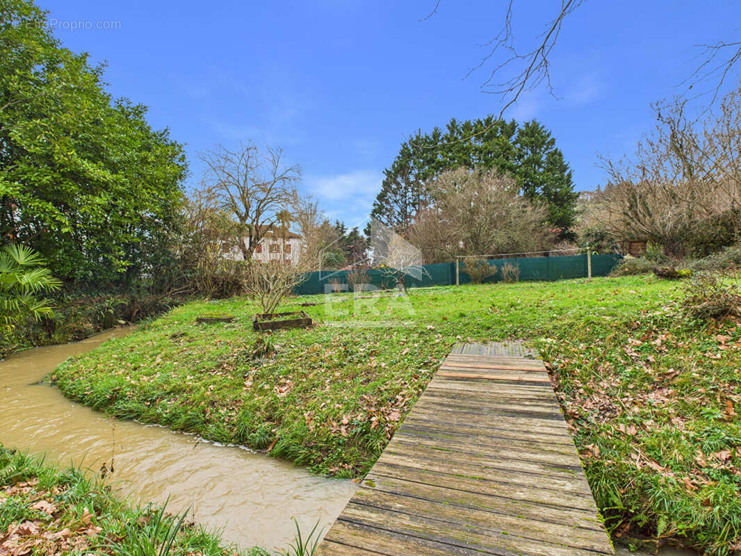 Hasparren - Vente Maison mitoyenne - entièrement rénovée avec jardin privatif - photo 9