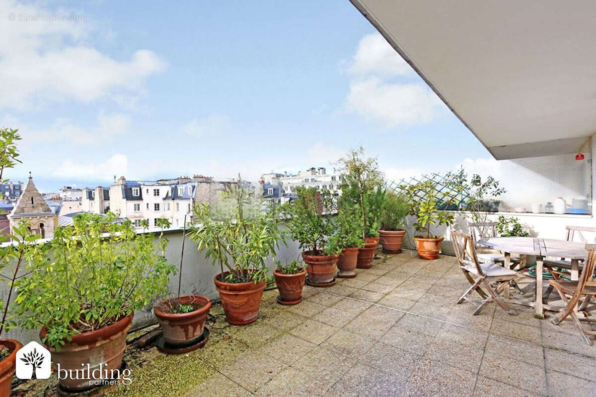 Appartement à PARIS-16E