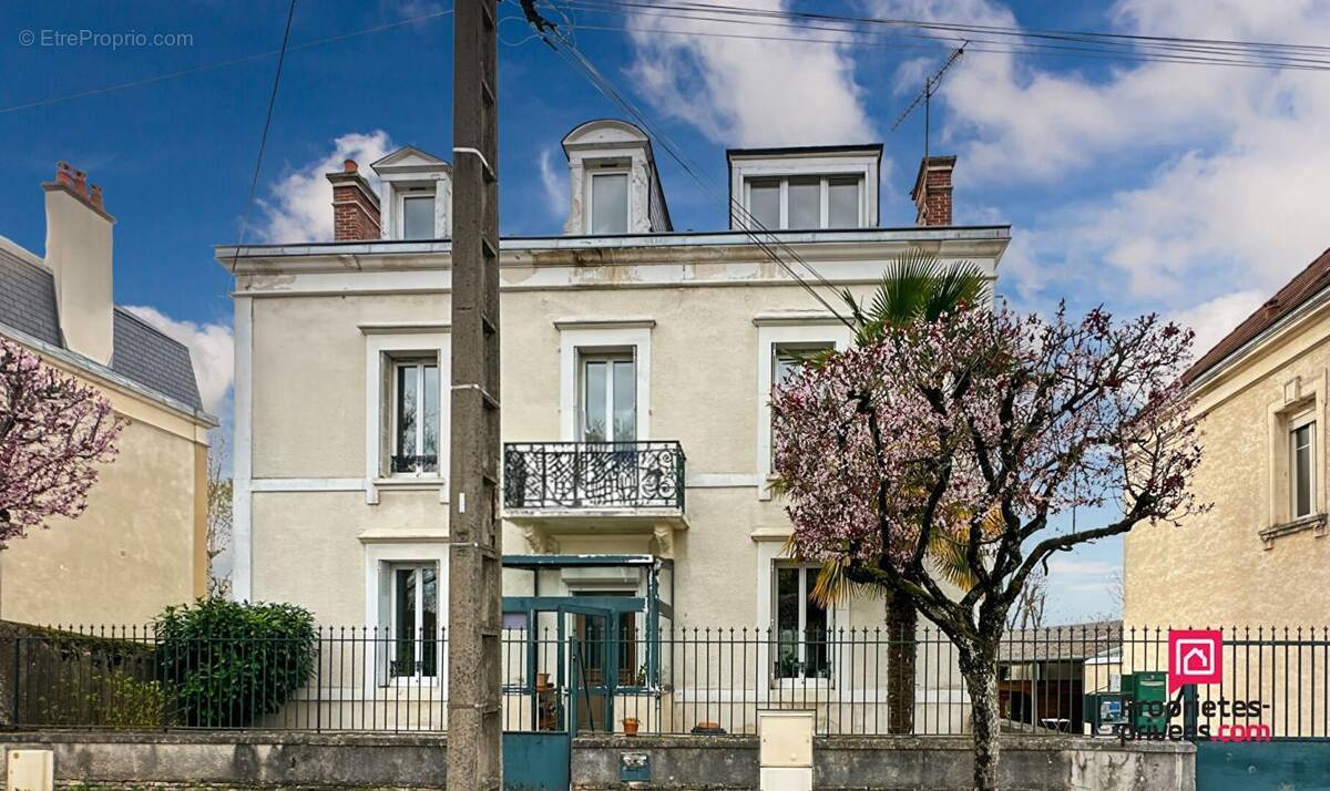Maison à AVALLON