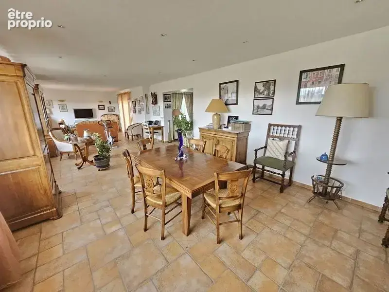 Maison 140 m² à Montrond-Les-Bains  - photo 5