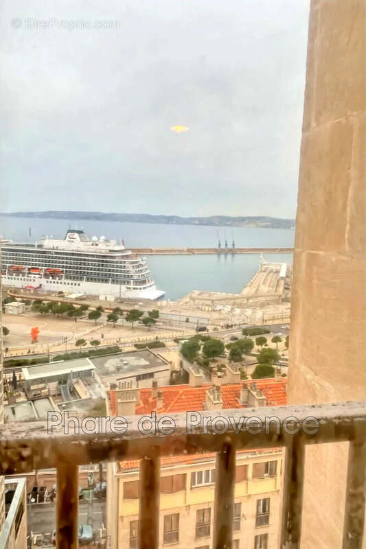 Appartement à MARSEILLE-2E