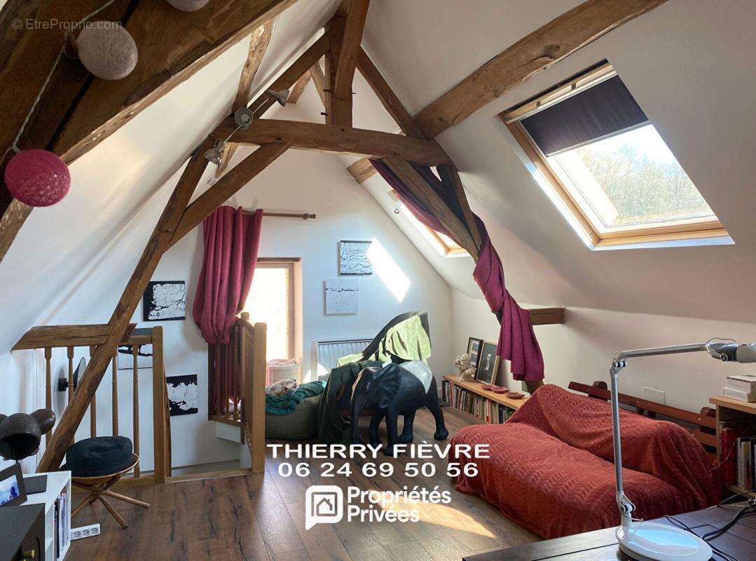 Maison à VILLAINES-LES-ROCHERS