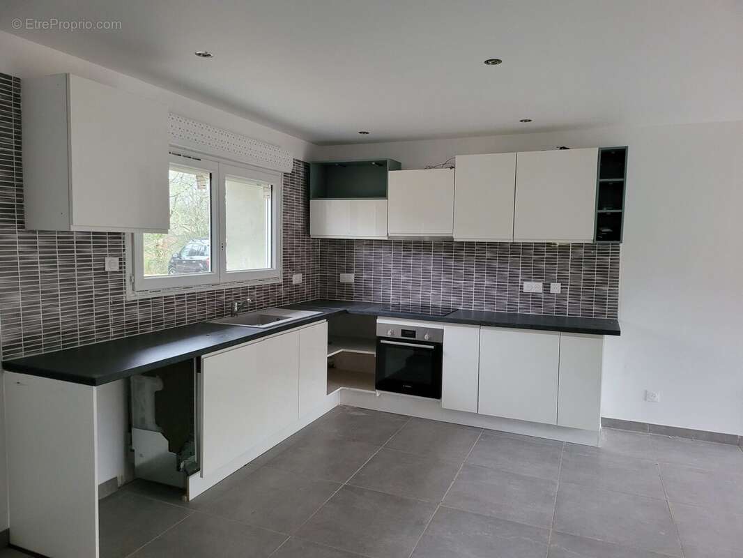 Maison à SAINT-JUST-LE-MARTEL