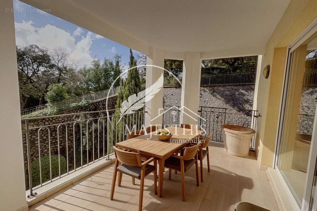 Appartement à HYERES