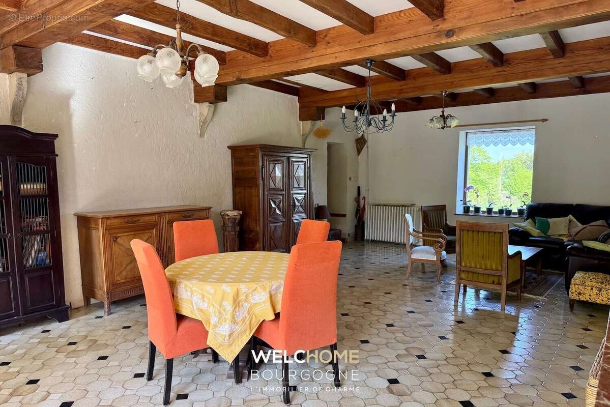 Maison à MONT-SAINT-VINCENT