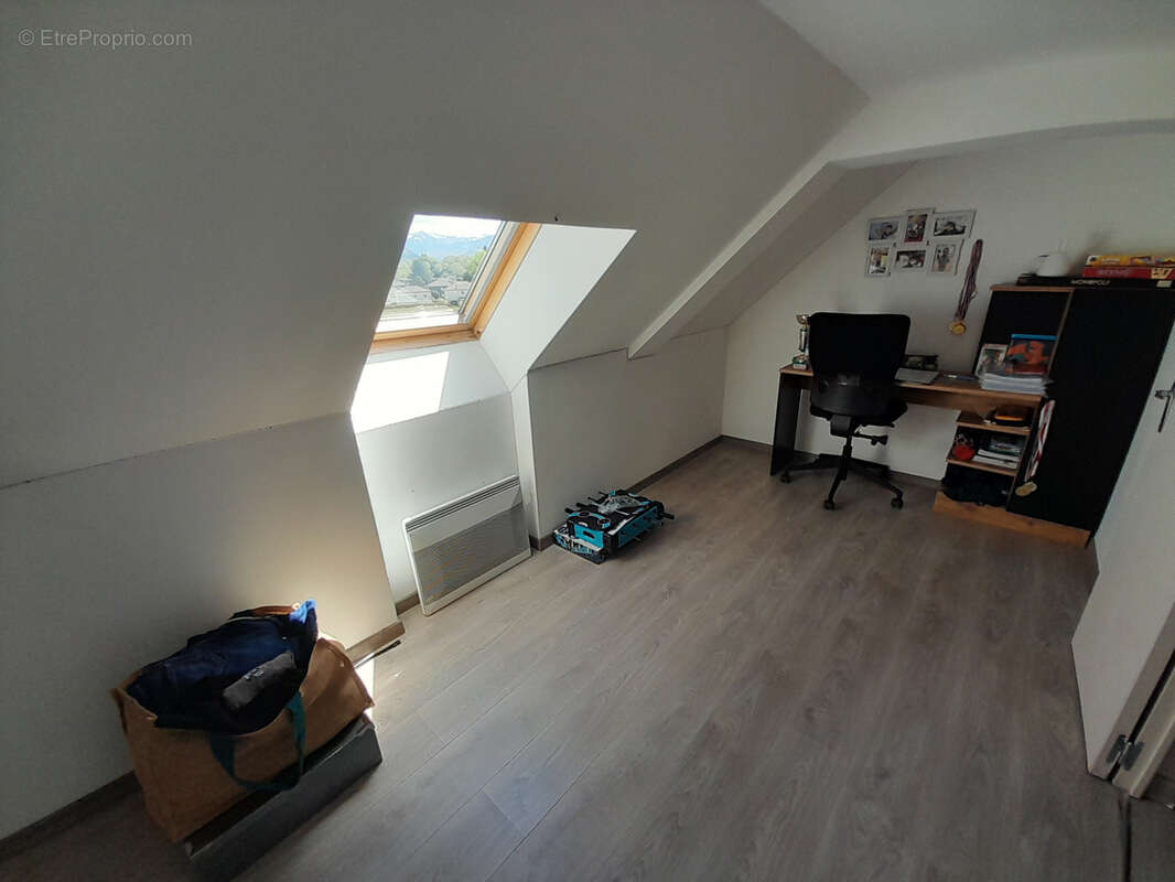 Maison à POUEYFERRE