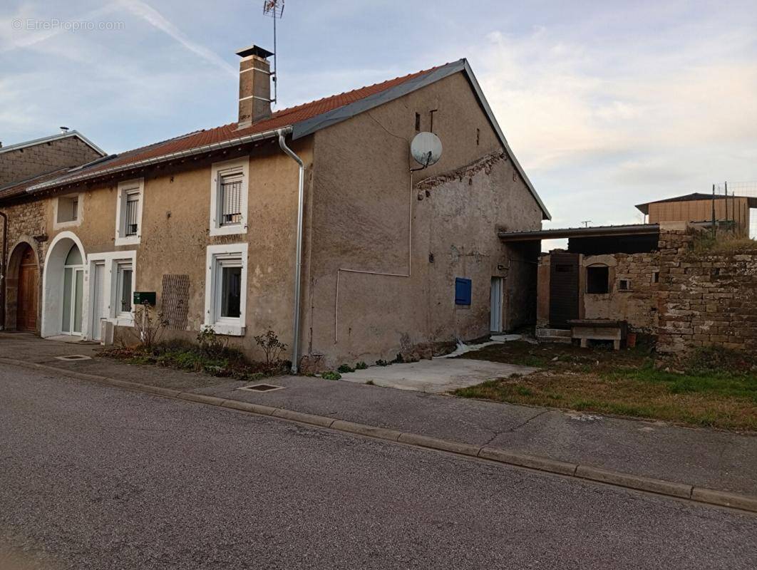 Maison à GRUEY-LES-SURANCE