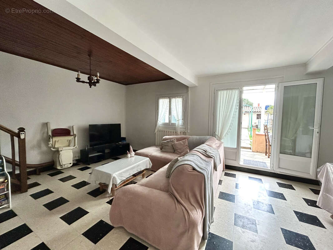 Maison T5 de 125 m2 avec jardin et atelier - photo 11