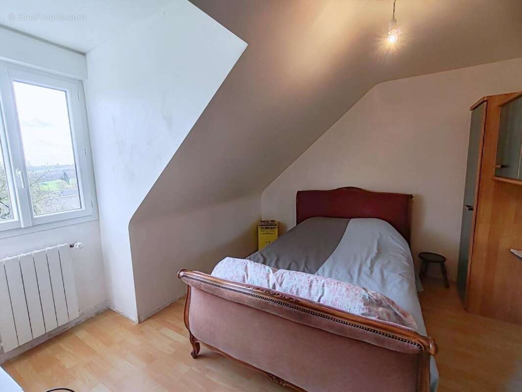 Maison 202 m² à Savigny-Le-Vieux  - photo 5