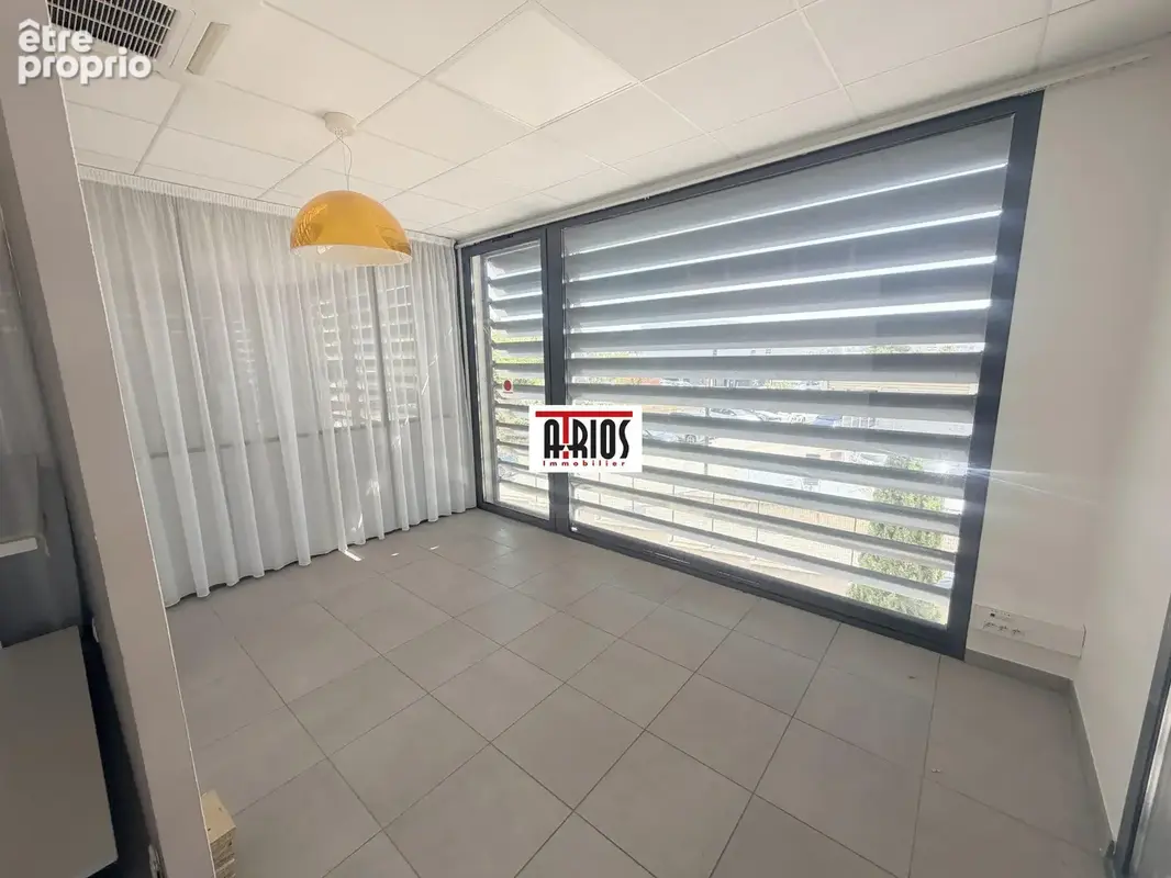 Commerce 110 m² à vendre à La Seyne-Sur-Mer (83500) - photo 2