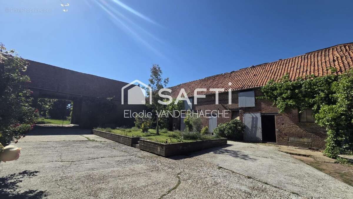 Maison 157 m² à Gouy-Servins  - photo 2