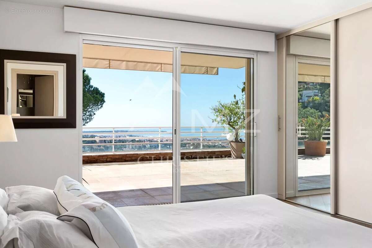Appartement à LE CANNET