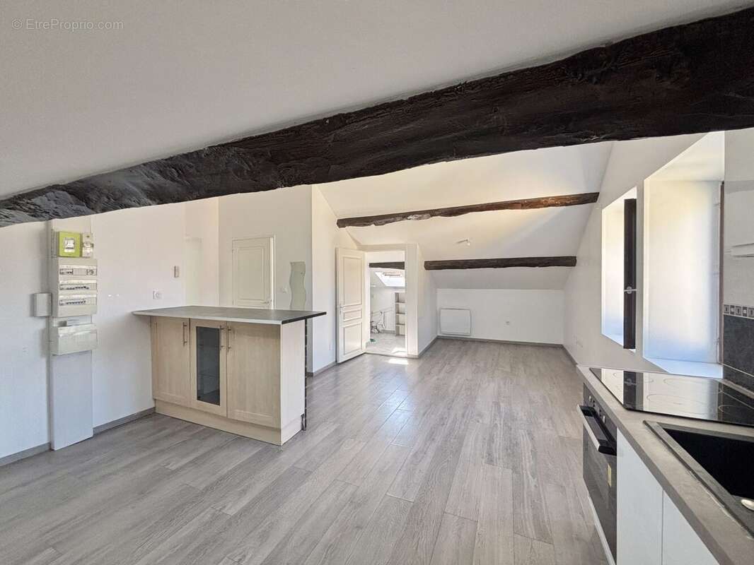 Appartement 68 m² à Pont-De-Cheruy  - photo 3