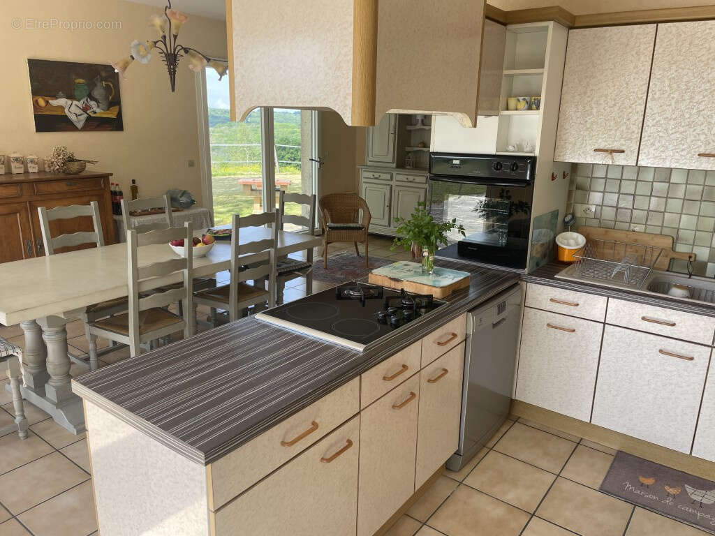 Maison à ORGNAC-SUR-VEZERE