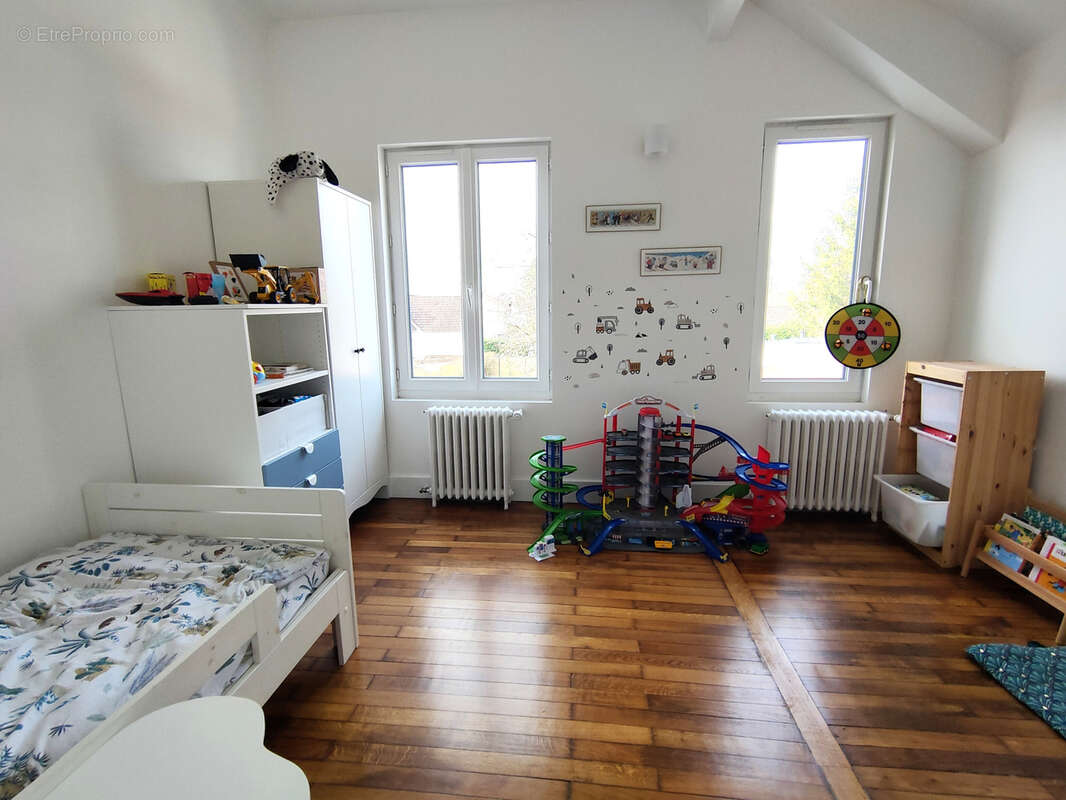 Maison à MAGNY-LES-HAMEAUX