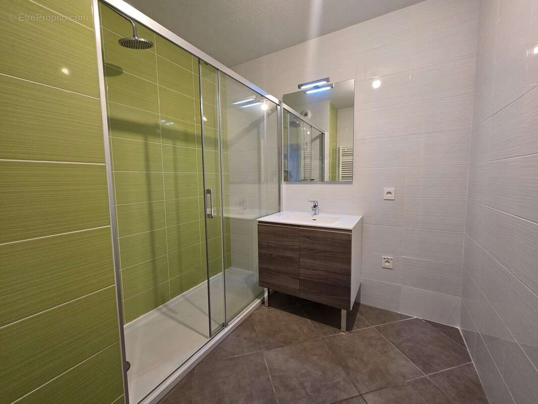 Appartement à SAINT-MARTIN-D'HERES
