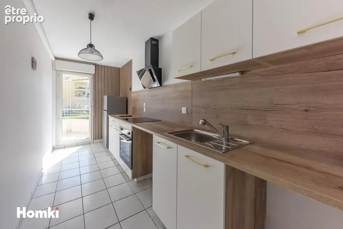 Appartement T4 de 89 m² à Saint-Raphaël 83700, Chemin Aurélien - photo 4