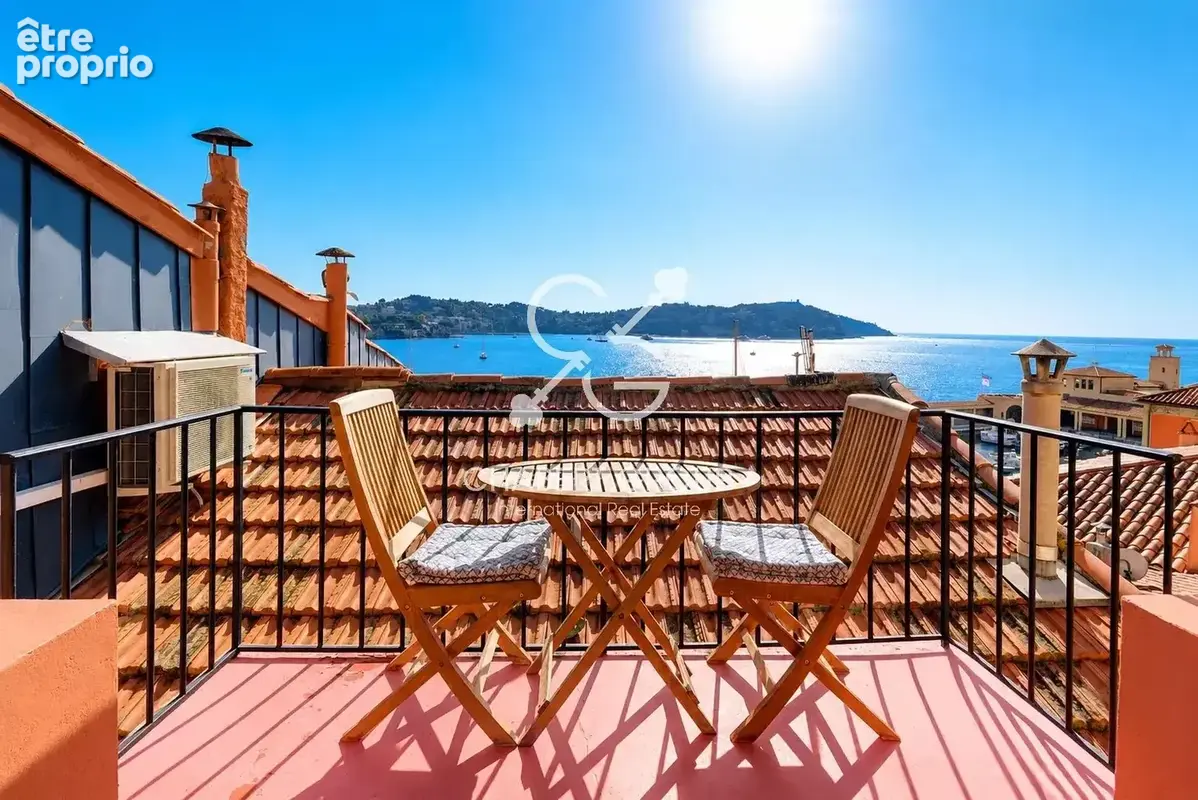 Villefranche-sur-mer - vieille-ville - appartement - 2/3 pièces - 65,55 m² - vue mer panoramique époustouflante - terrasse - photo 2