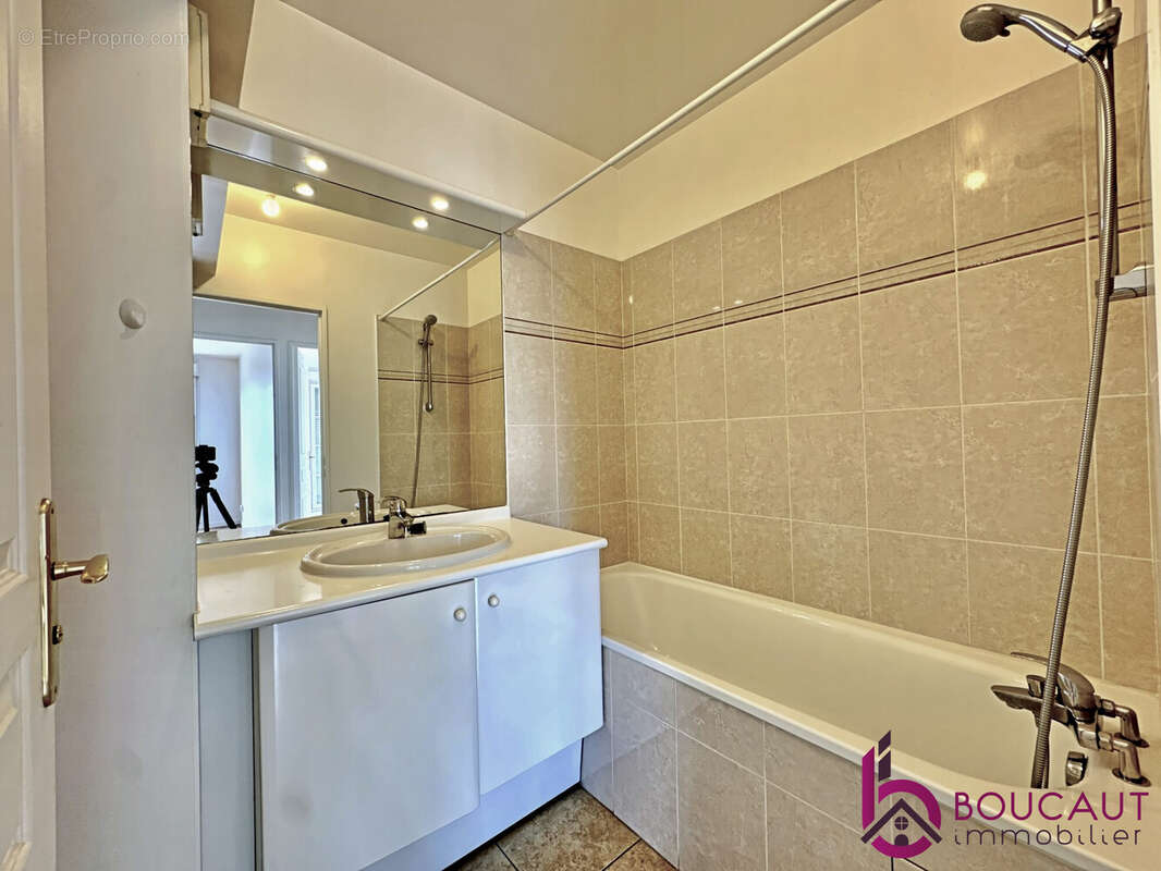 Appartement à LE PLESSIS-ROBINSON