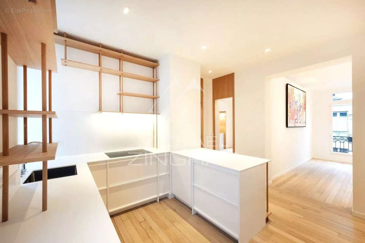 Appartement à PARIS-8E