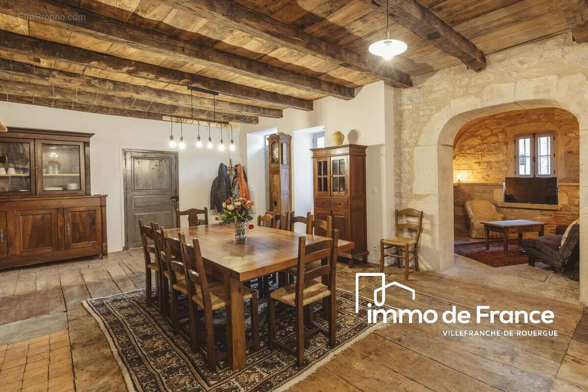 Maison à SAINT-CIRQ-LAPOPIE