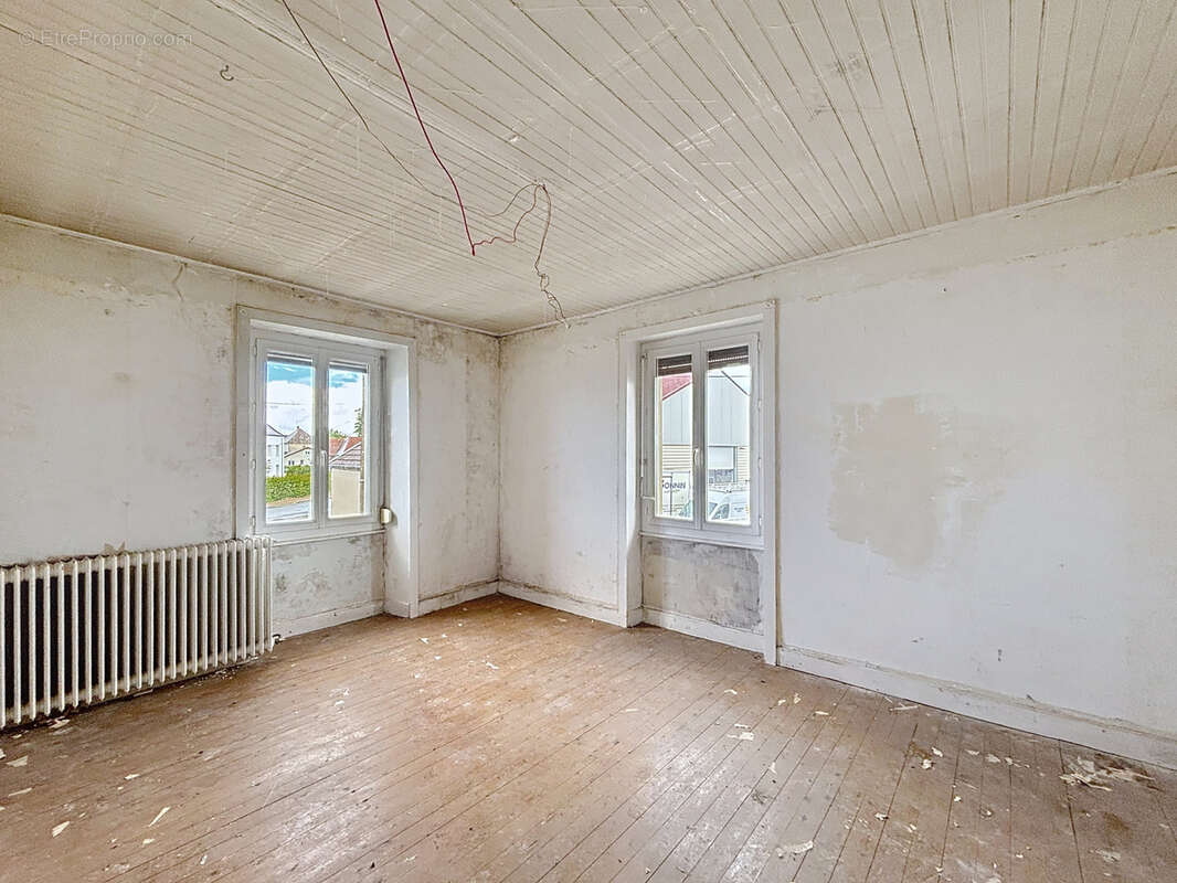 Appartement à TASSENIERES