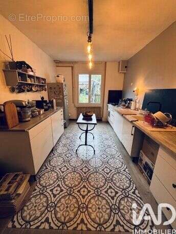 Maison 130 m² à Castillon-La-Bataille  - photo 5