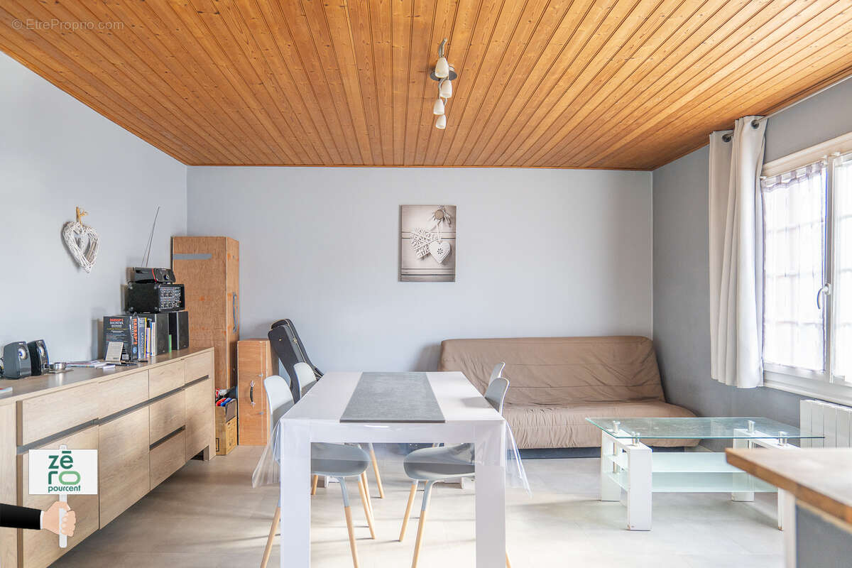 Maison à CHATEAUNEUF