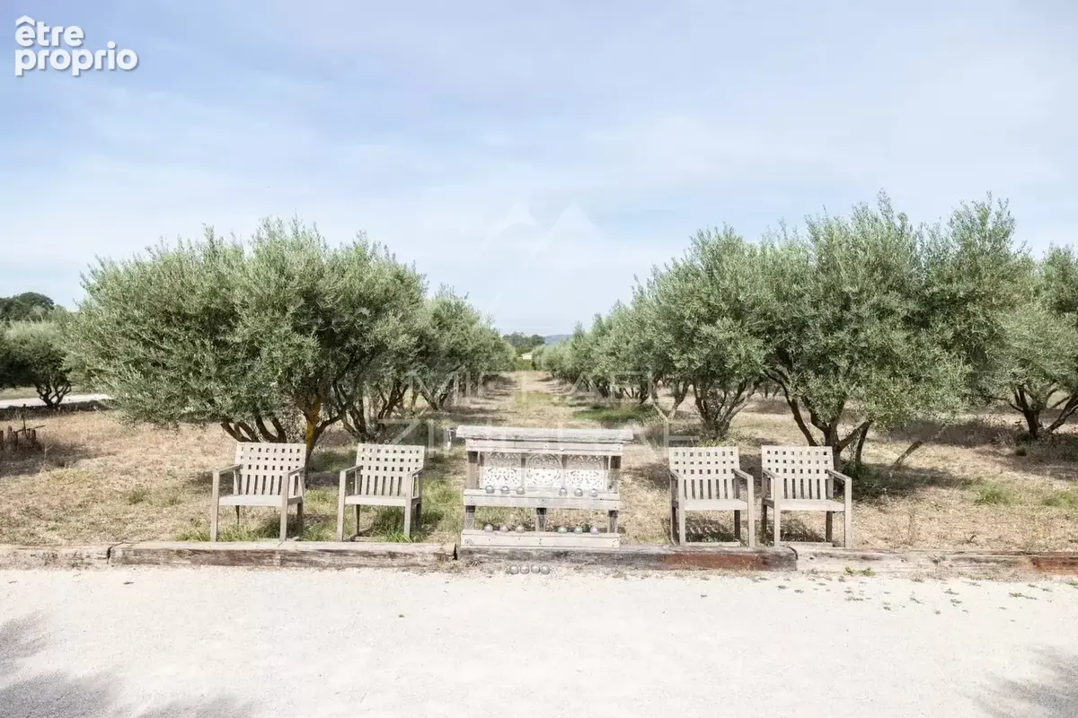 Oppède – Mas provençal de caractère avec gîtes, chambres d'hôtes et vues sur le Luberon - photo 15