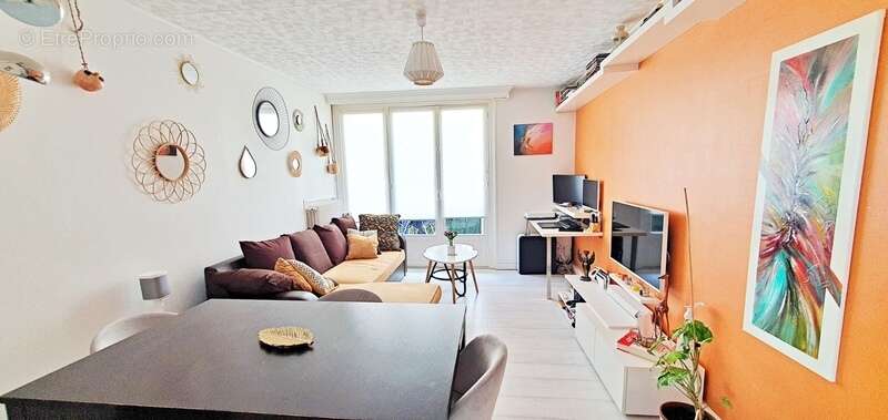 Appartement à HOUILLES