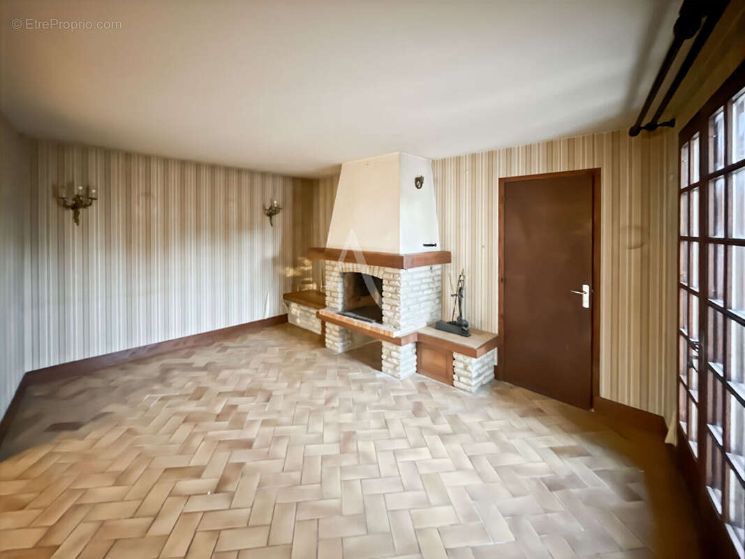 Maison à LES MUREAUX