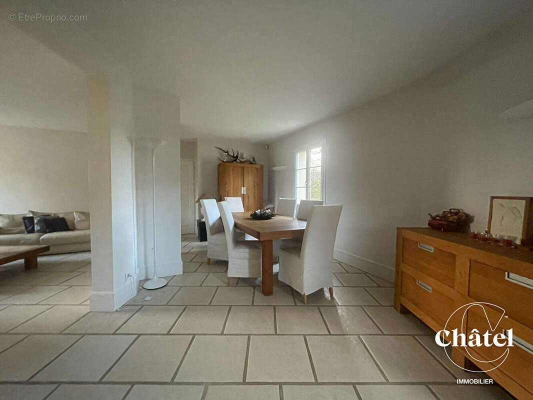 Maison à MONTLOGNON