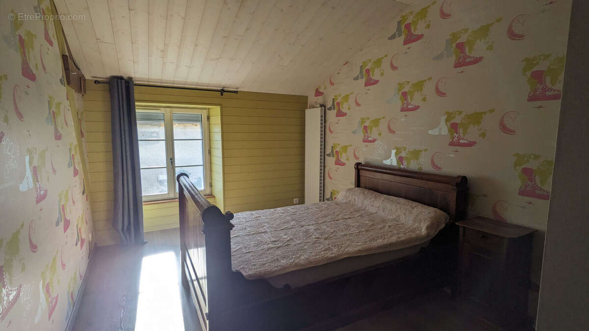 Maison à LA CHAPELLE-BATON