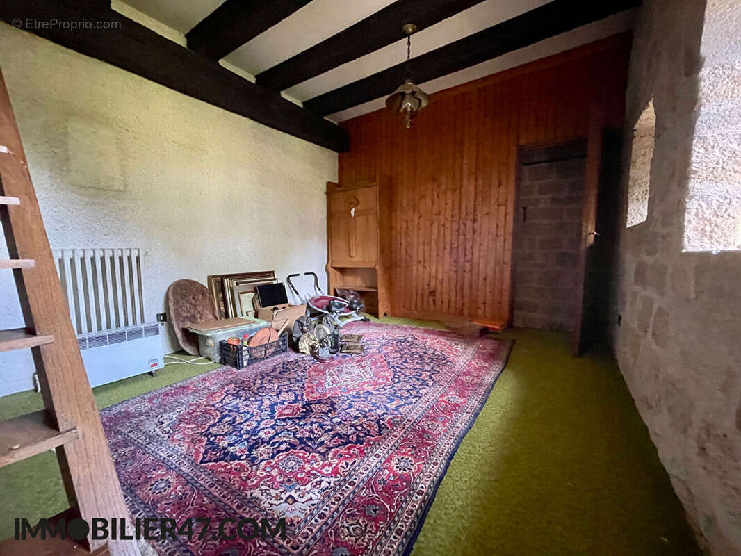 Maison à COLAYRAC-SAINT-CIRQ