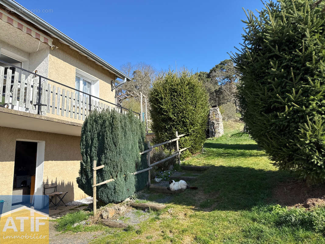Maison à SAINT-MARTIN-LA-SAUVETE