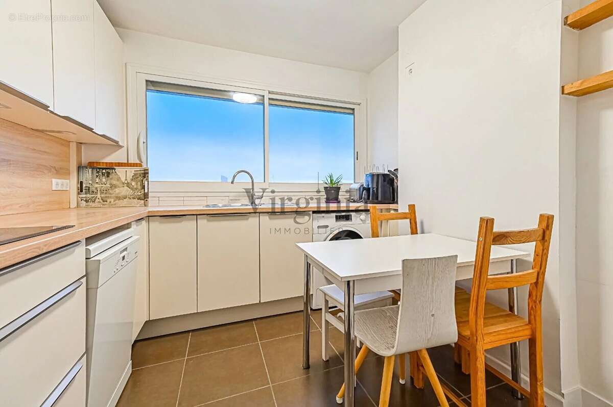 Appartement à CHARENTON-LE-PONT