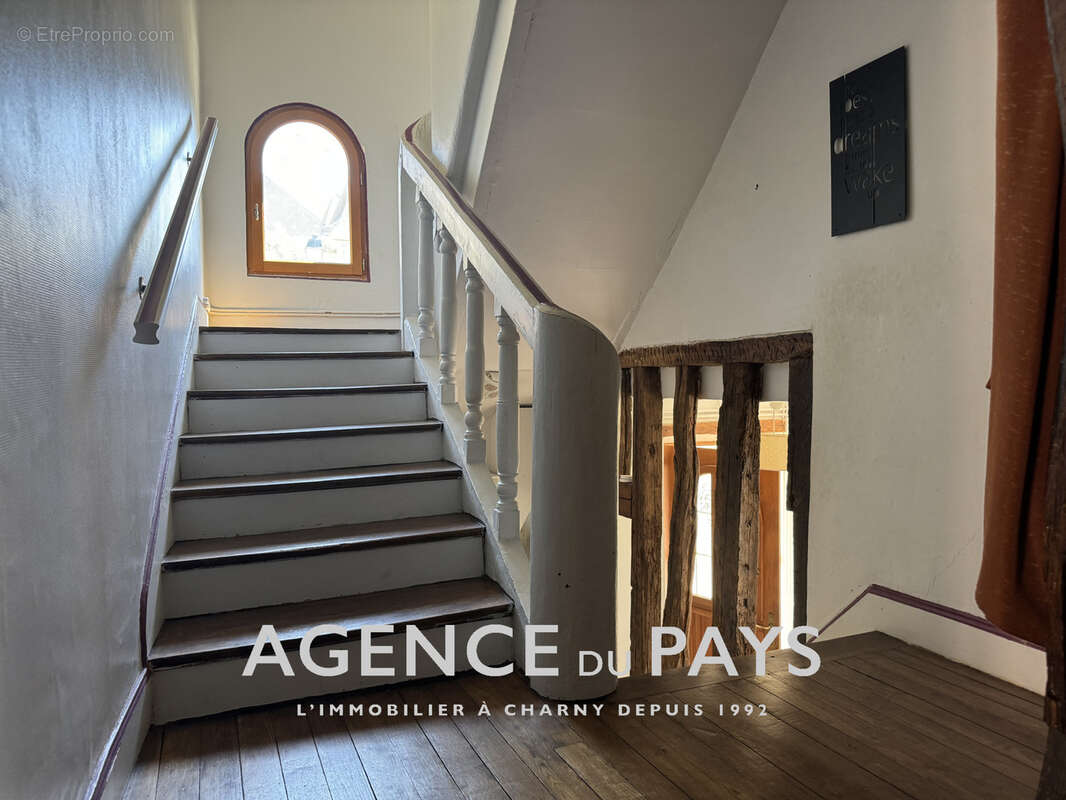 Maison à COURTENAY