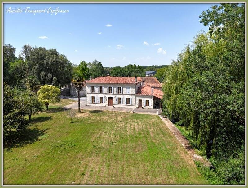 Maison à SAINT-JEAN-D'ANGELY