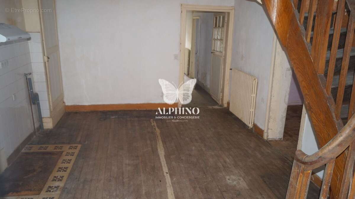 Maison à BUSSIERE-BADIL