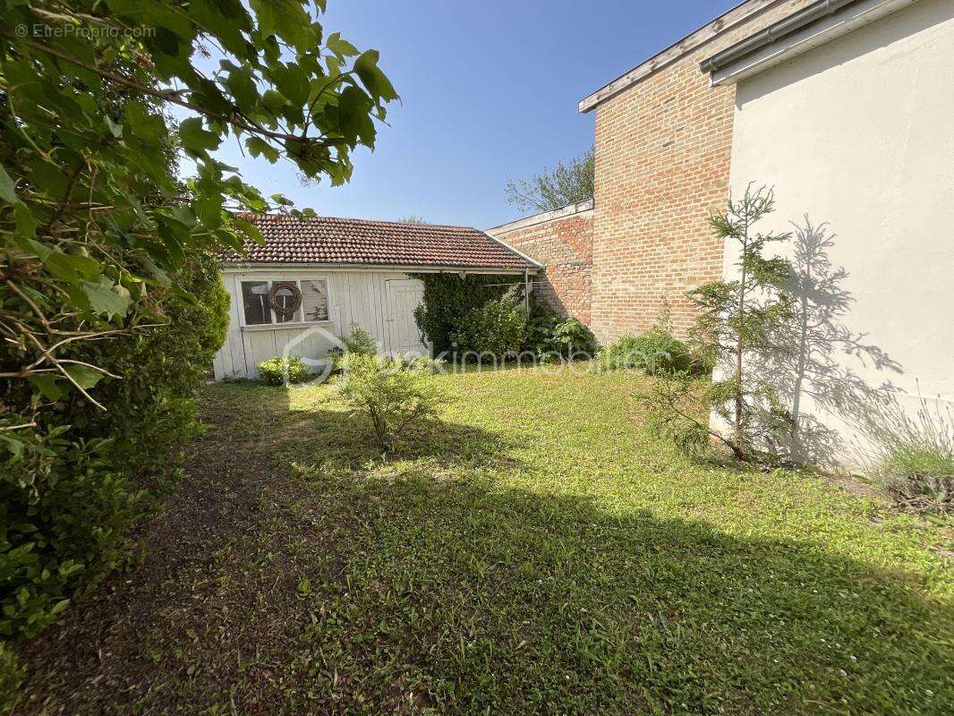 Maison de ville de 135 m² avec jardin - Proche préfécture - photo 2