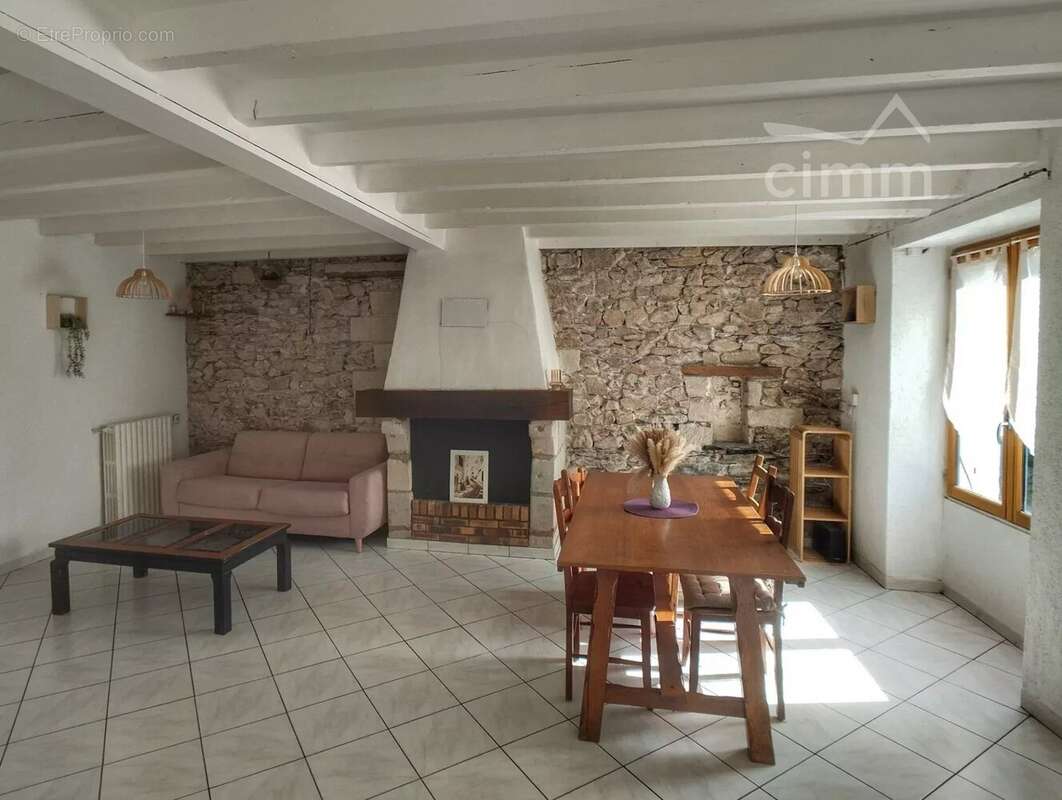 Appartement à DENEE